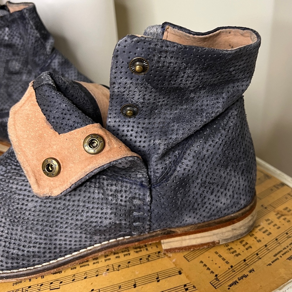 Free People Navy Perforated Leather Snap Button Zip Ankle Booties 40 - Picture 4 of 16
